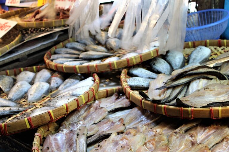 Flavours of Siam: Don Wai Market & Riverside Cooking